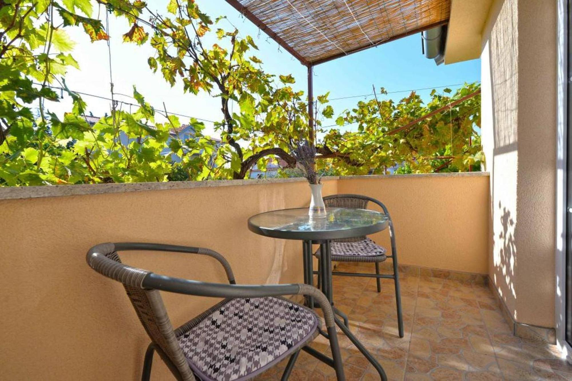 Apartment Pia Murter Exterior photo